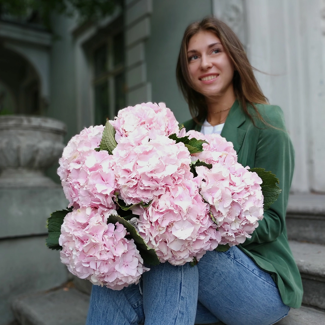 ГОРТЕНЗИЯ, НУ ЧТО С ТОБОЙ ДЕЛАТЬ?