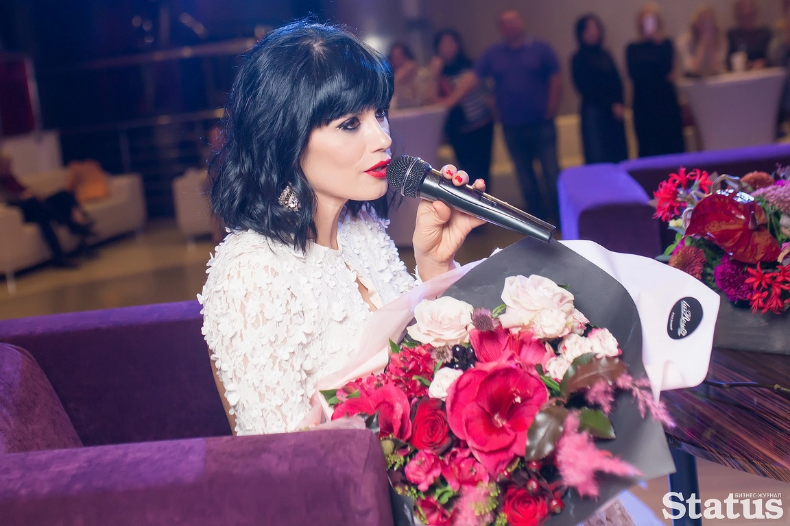 Поэтический вечер Солы_Моновой