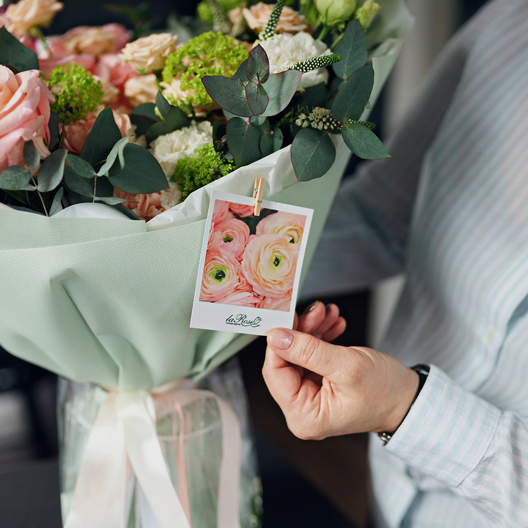 Бесплатная бесконтактная доставка цветов в Новосибирске