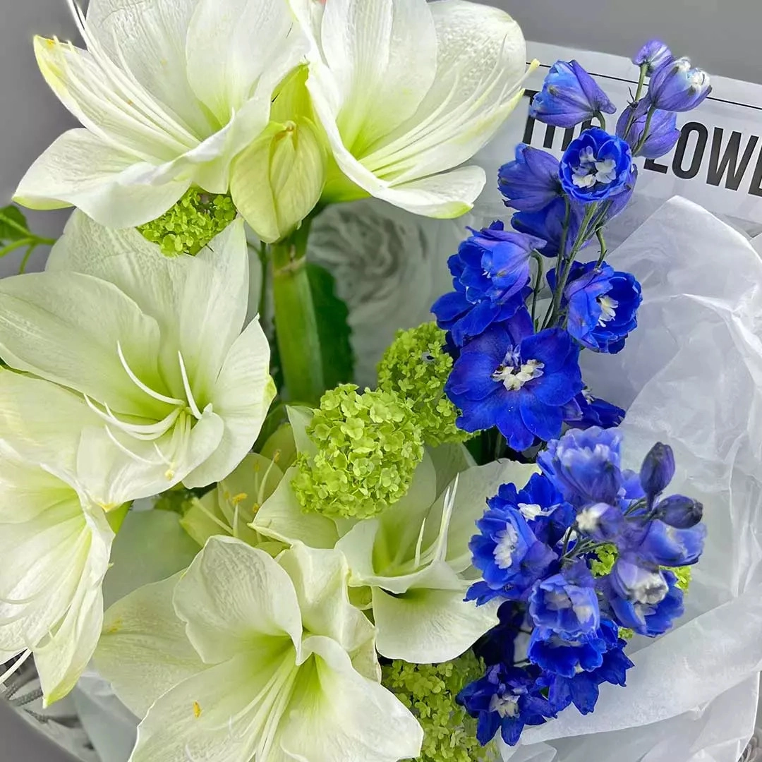 Цветы для бывшей: какие и зачем?