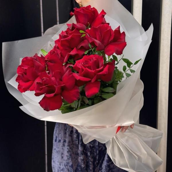 Букет Букет из 7 франзуских красных роз купить в Кургане