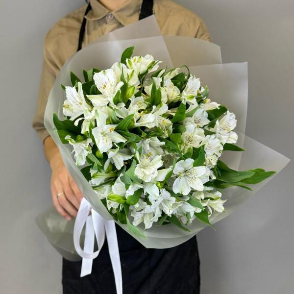 Букет 15 белых альстромерий купить в Кургане