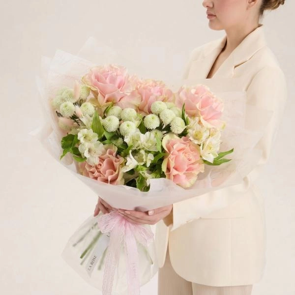 Букет Нежный букет с французской розой и хризантемой купить в Кургане