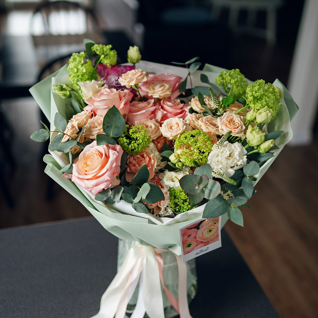 Бесплатная бесконтактная доставка цветов в Новосибирске