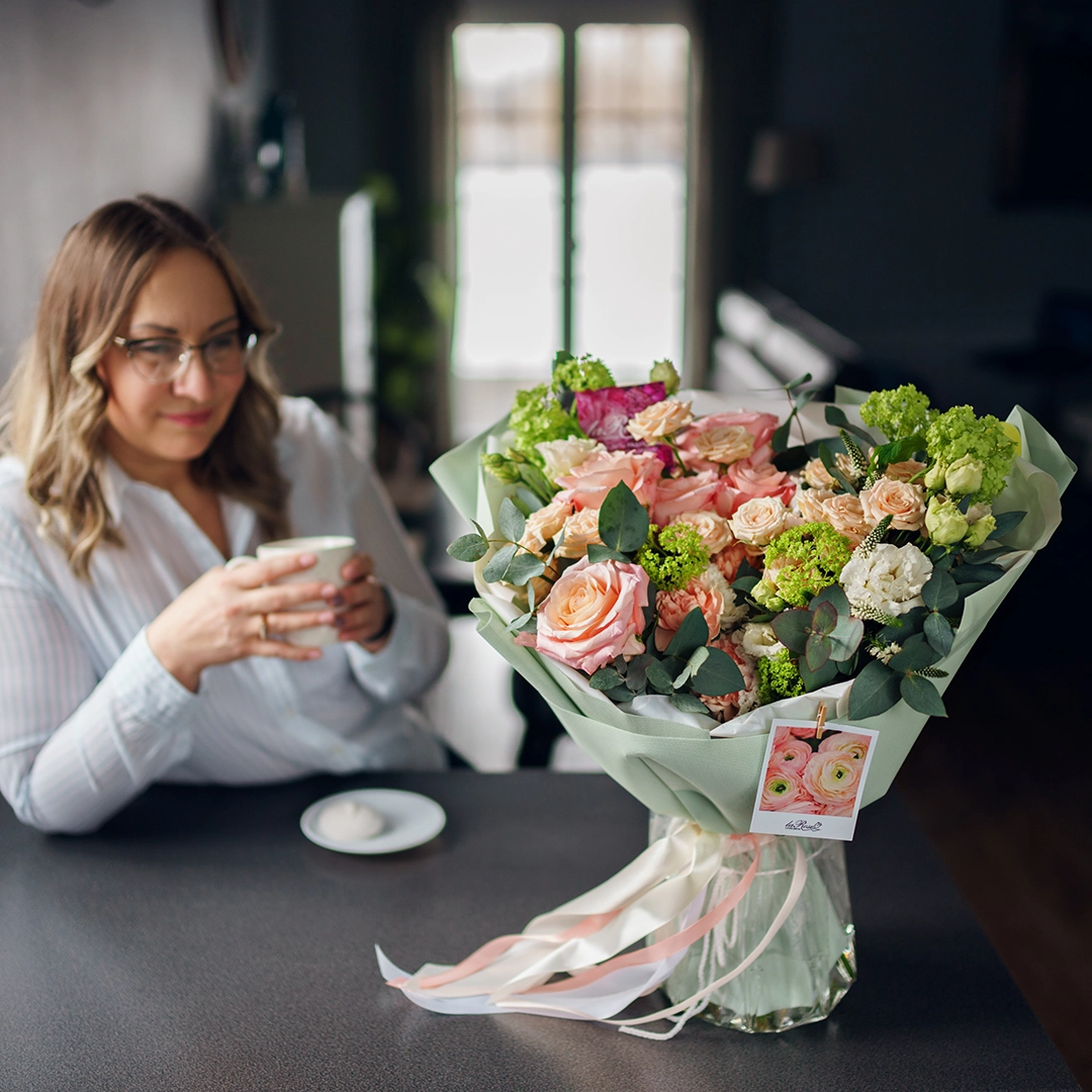 Бесплатная бесконтактная доставка цветов в Новосибирске