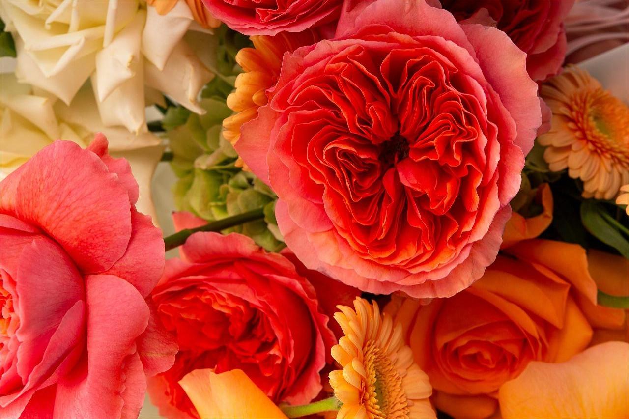 Флористы LA ROSE раскрыли формулу идеального букета к 1 сентября