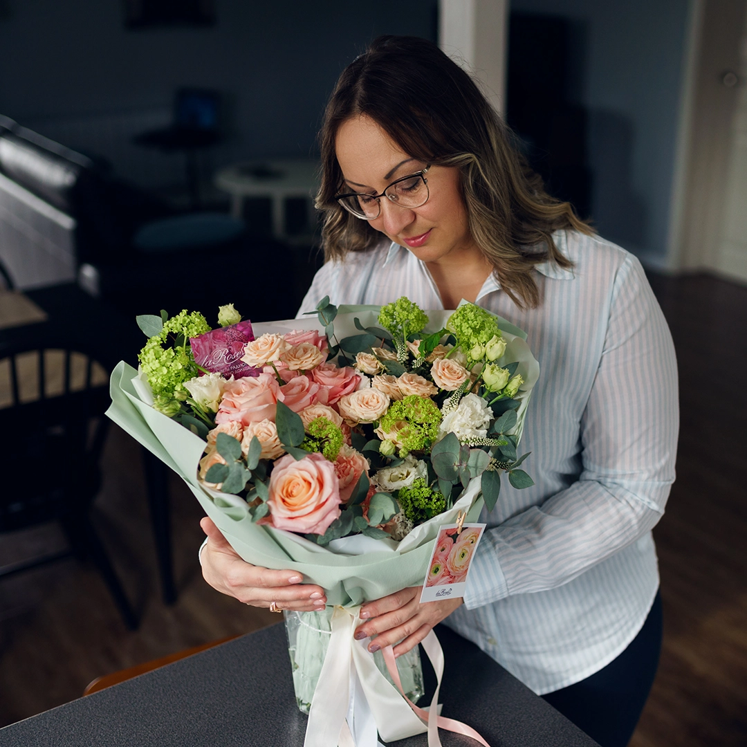 Бесплатная бесконтактная доставка цветов в Новосибирске