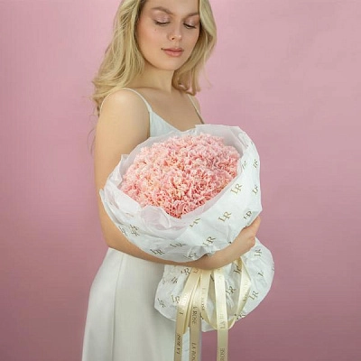 Букет из розовых гвоздик