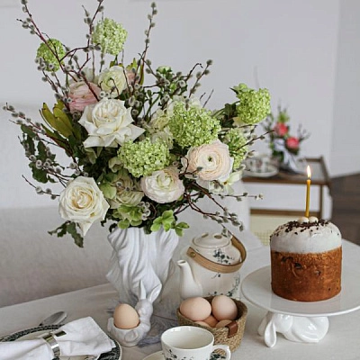 Букет в керамической вазе