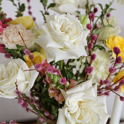 Пасхальная композиция с розовой вербой 