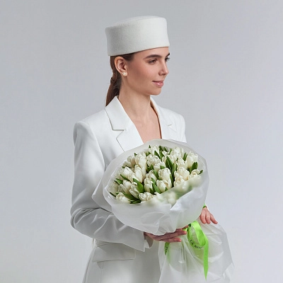 Букет белых тюльпанов