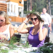 Иван Купала с Shopping guide «Я Покупаю. Новосибирск» на площадке ресторана «На Даче»